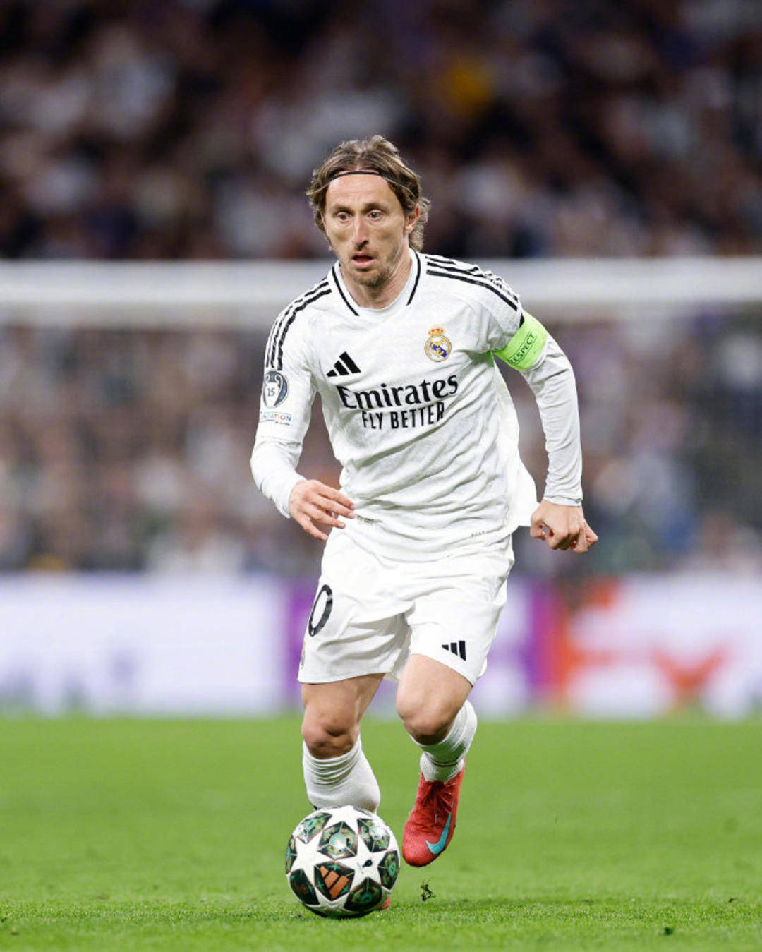 客战多特蒙德贡献帽子戏法+绝平，昂达夫当选全场最佳球员