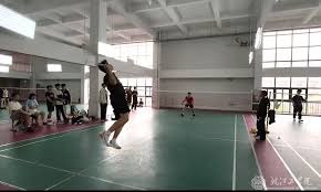 大卫·欧提兹在 2013 年波士顿马拉松爆炸案后发表激情演说，凝聚了整座城市