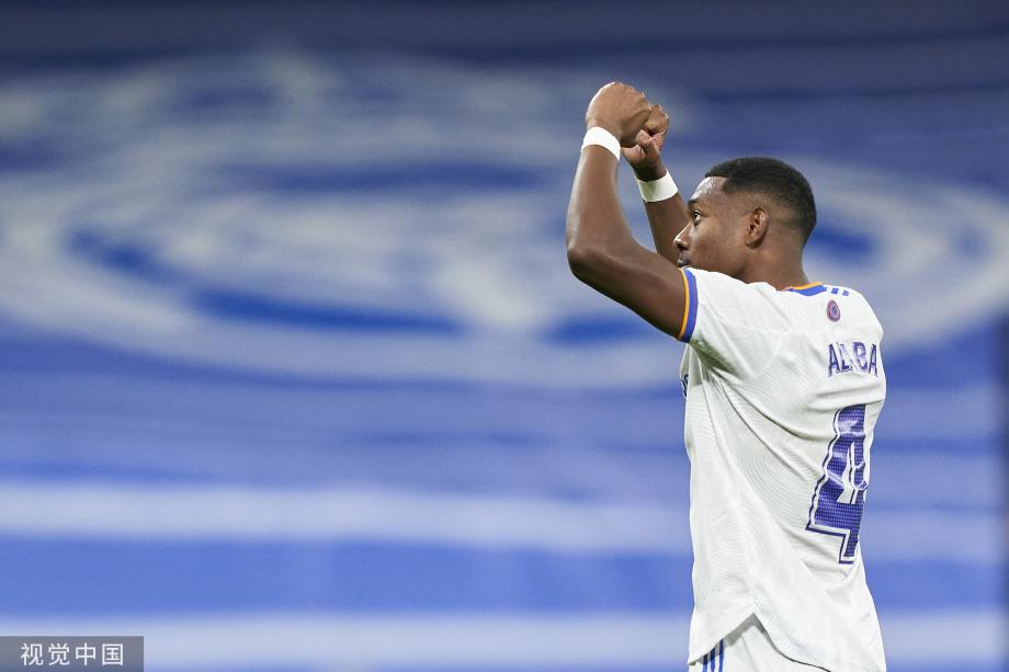 更是群雄逐 更是群雄逐